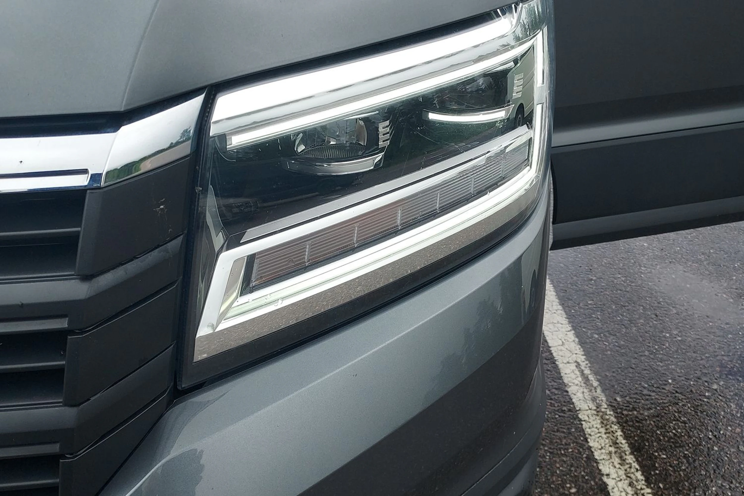 harmaa Volkswagen Crafter 2021 kuva 17.