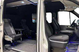 valkoinen Volkswagen Crafter 2021 kuva 3.