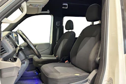 valkoinen Volkswagen Crafter 2021 kuva 8.