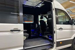 valkoinen Volkswagen Crafter 2021 kuva 16.