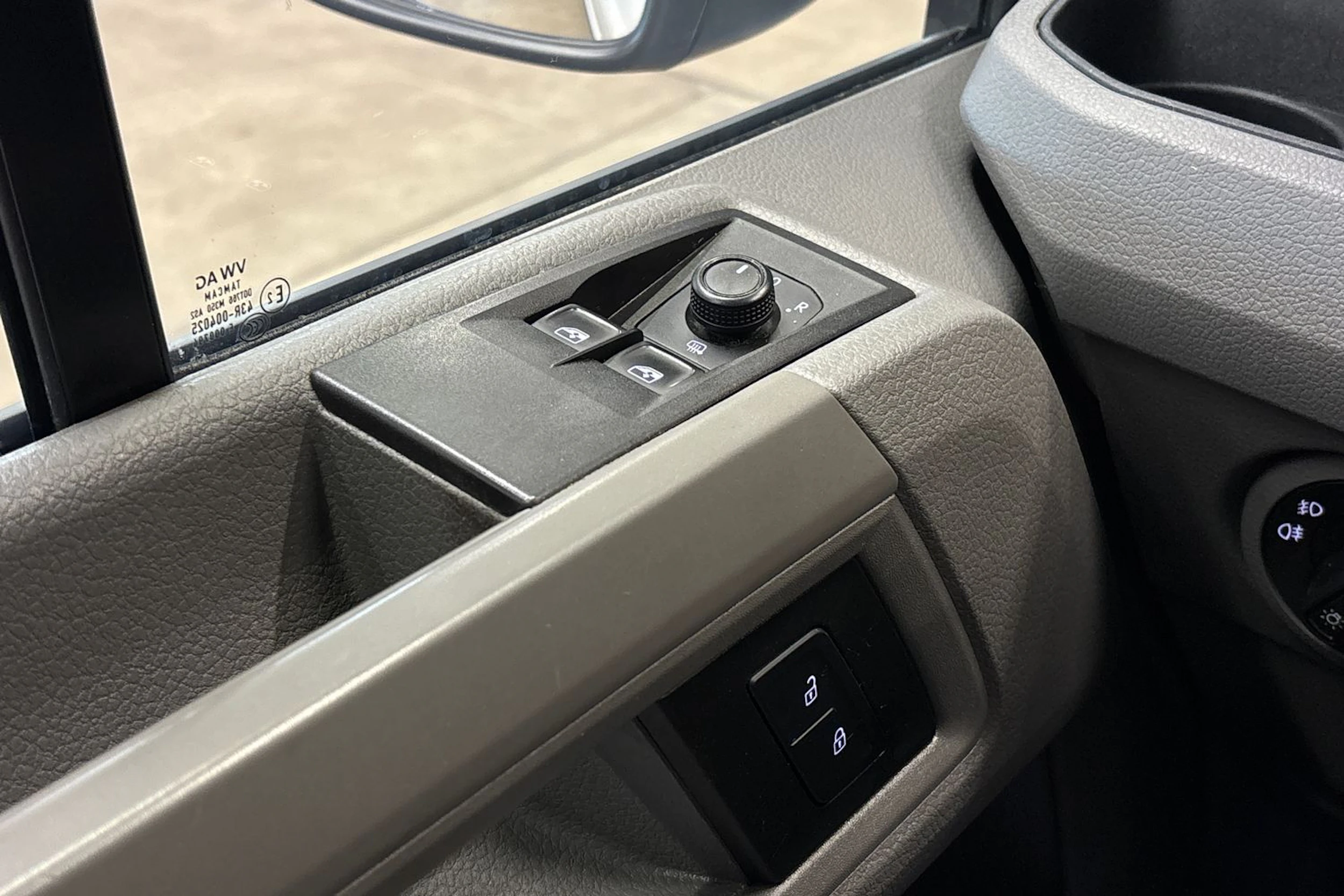 valkoinen Volkswagen Crafter 2021 kuva 23.