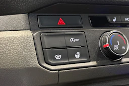 valkoinen Volkswagen Crafter 2021 kuva 27.