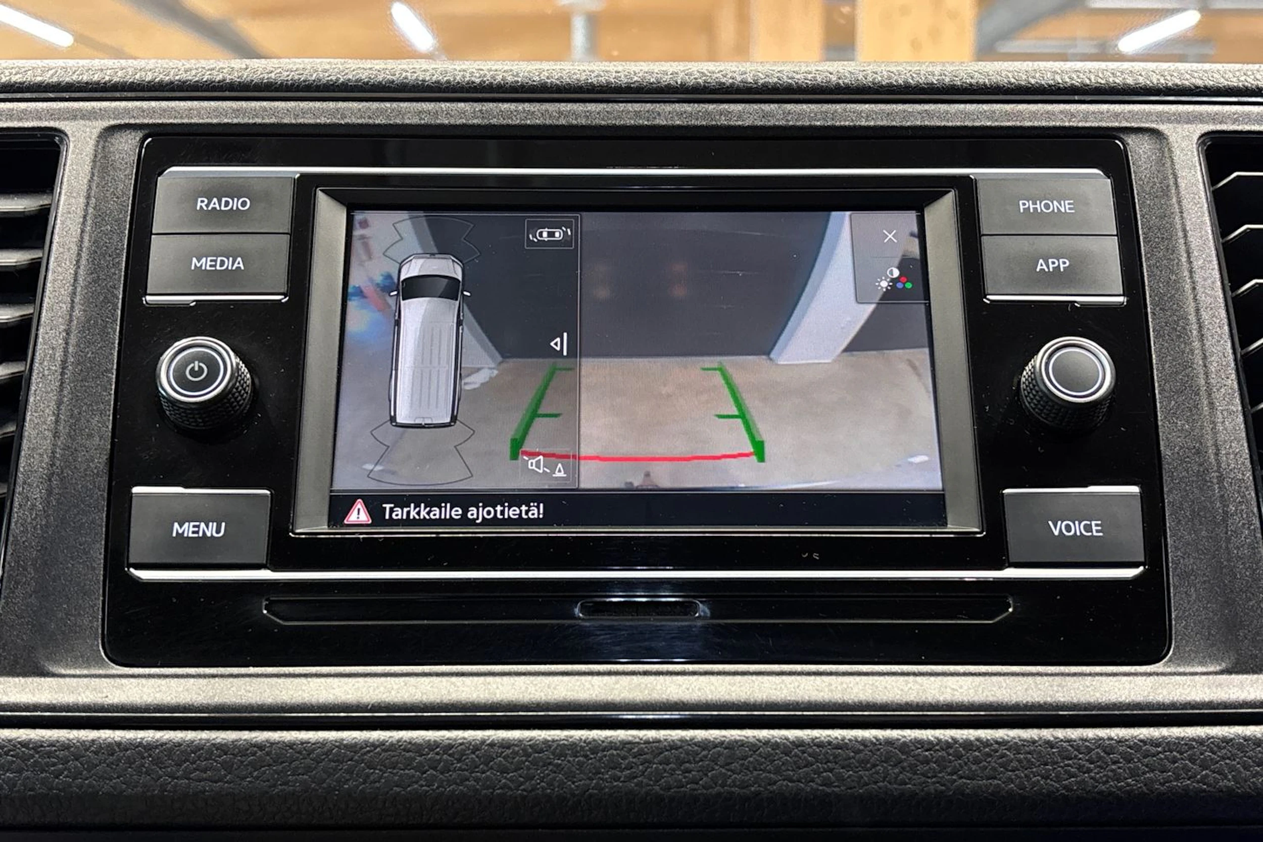 valkoinen Volkswagen Crafter 2021 kuva 28.