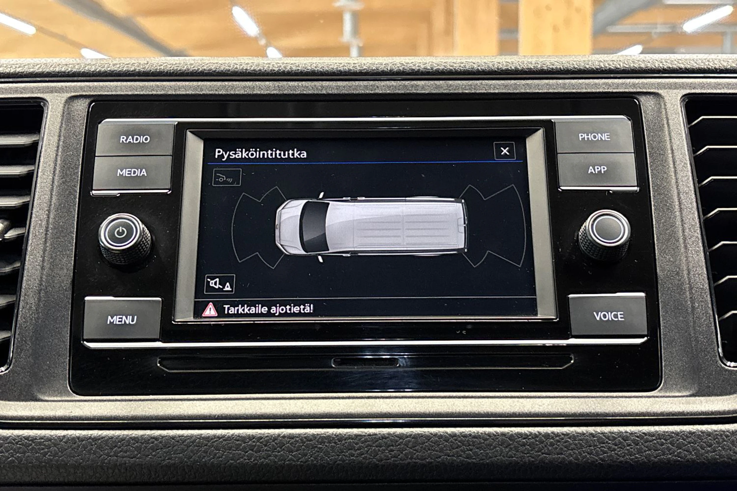 valkoinen Volkswagen Crafter 2021 kuva 29.