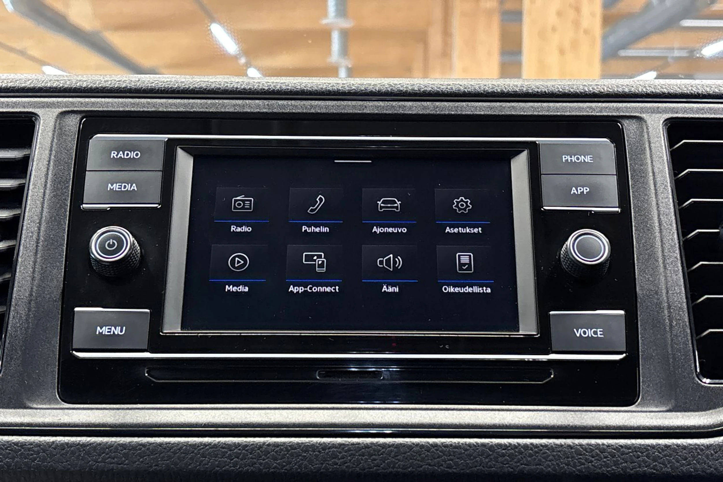 valkoinen Volkswagen Crafter 2021 kuva 31.