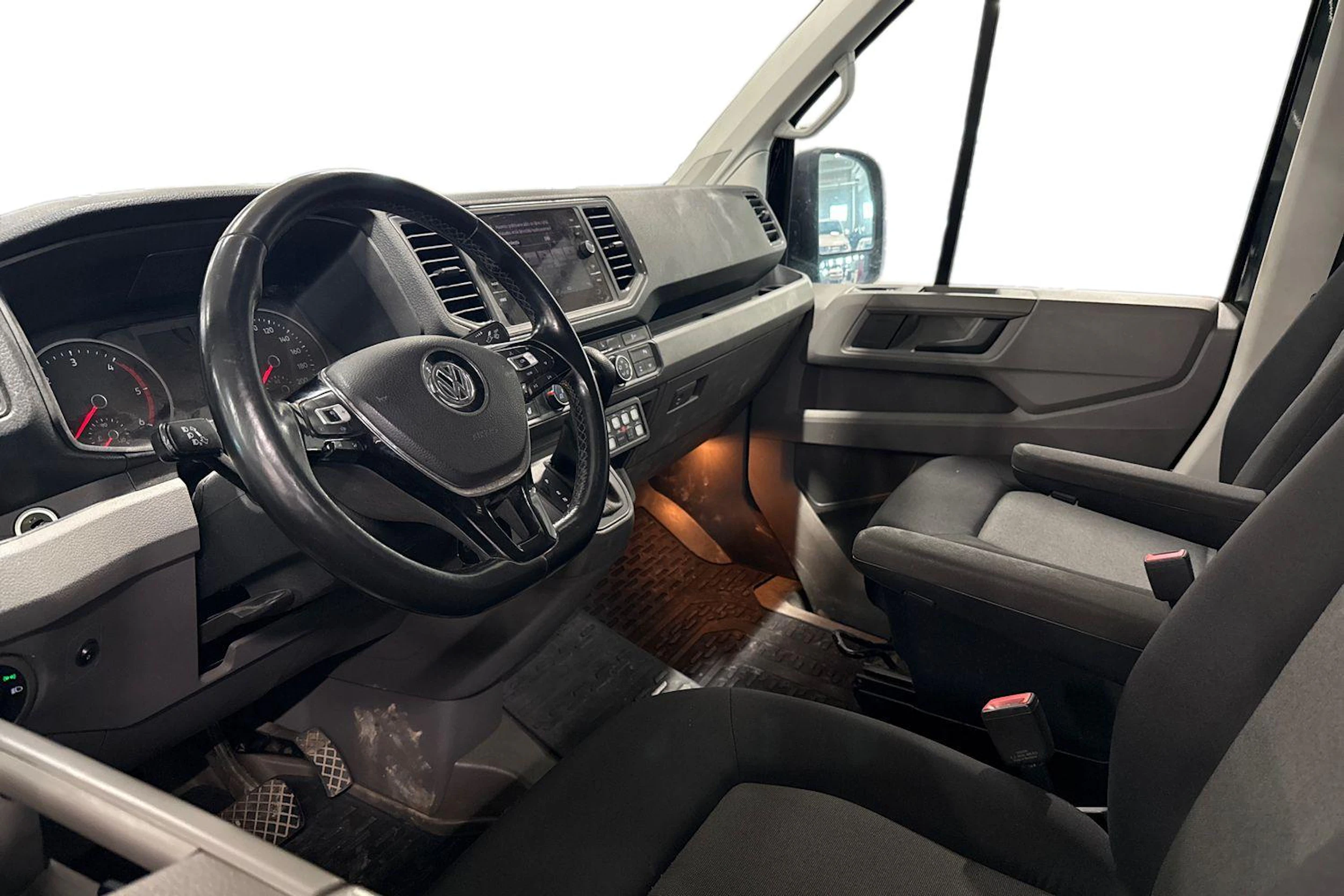 musta Volkswagen Crafter 2021 kuva 3.