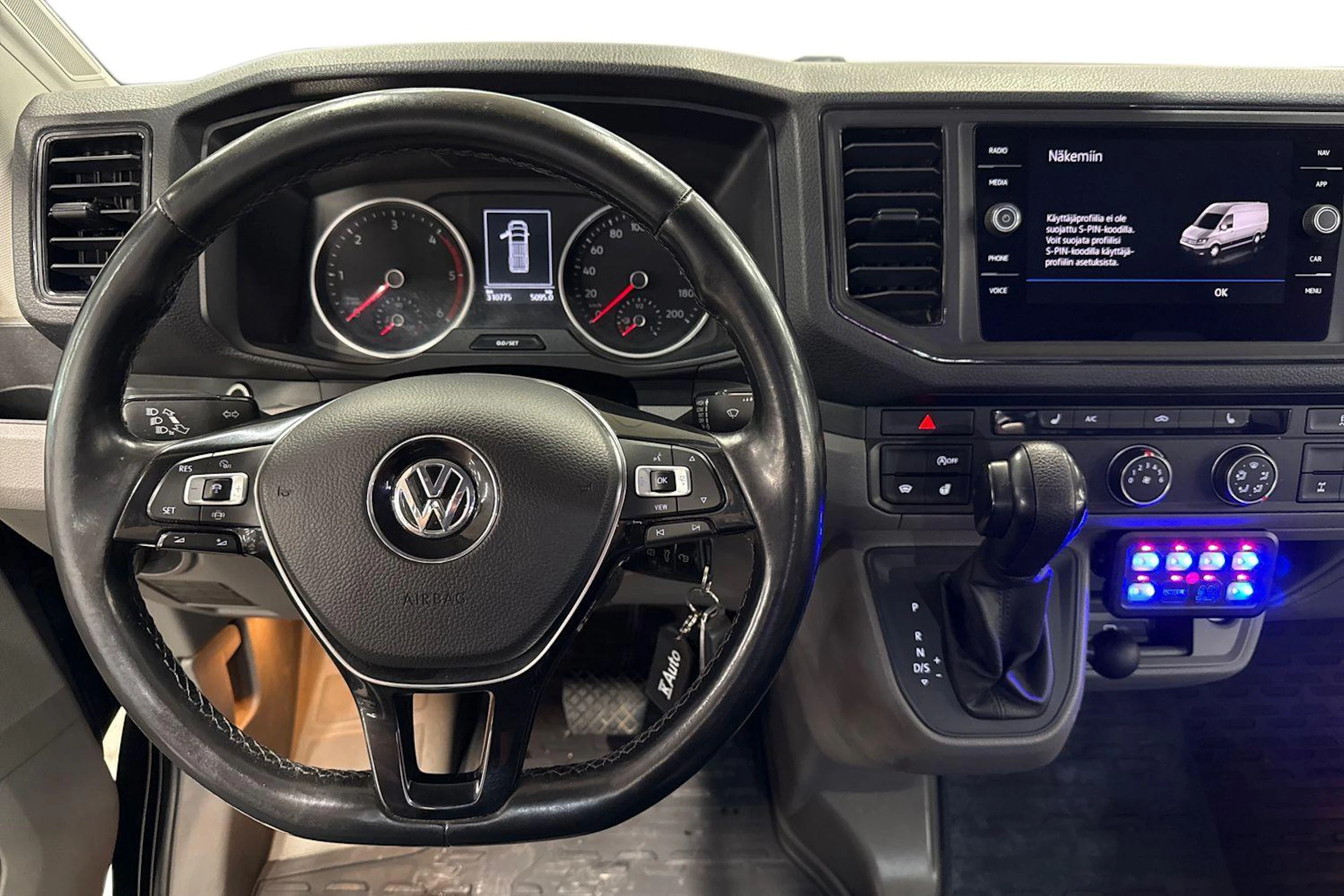 musta Volkswagen Crafter 2021 kuva 7.