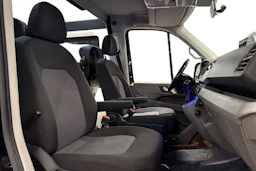 musta Volkswagen Crafter 2021 kuva 8.
