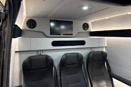 musta Volkswagen Crafter 2021 kuva 12.