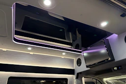 musta Volkswagen Crafter 2021 kuva 13.