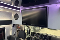musta Volkswagen Crafter 2021 kuva 16.