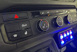 musta Volkswagen Crafter 2021 kuva 24.