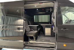 musta Volkswagen Crafter 2021 kuva 11.