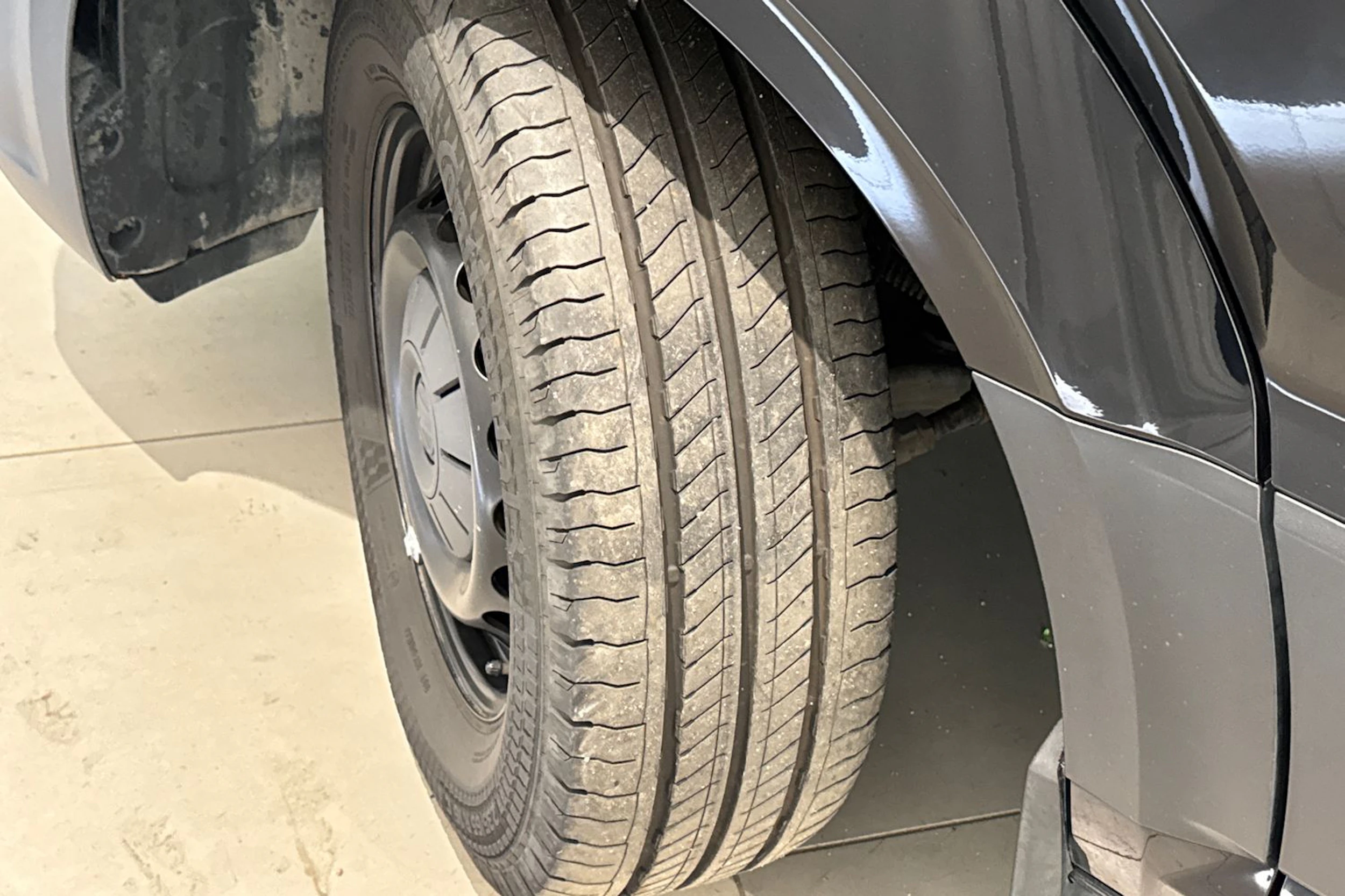 musta Volkswagen Crafter 2021 kuva 13.
