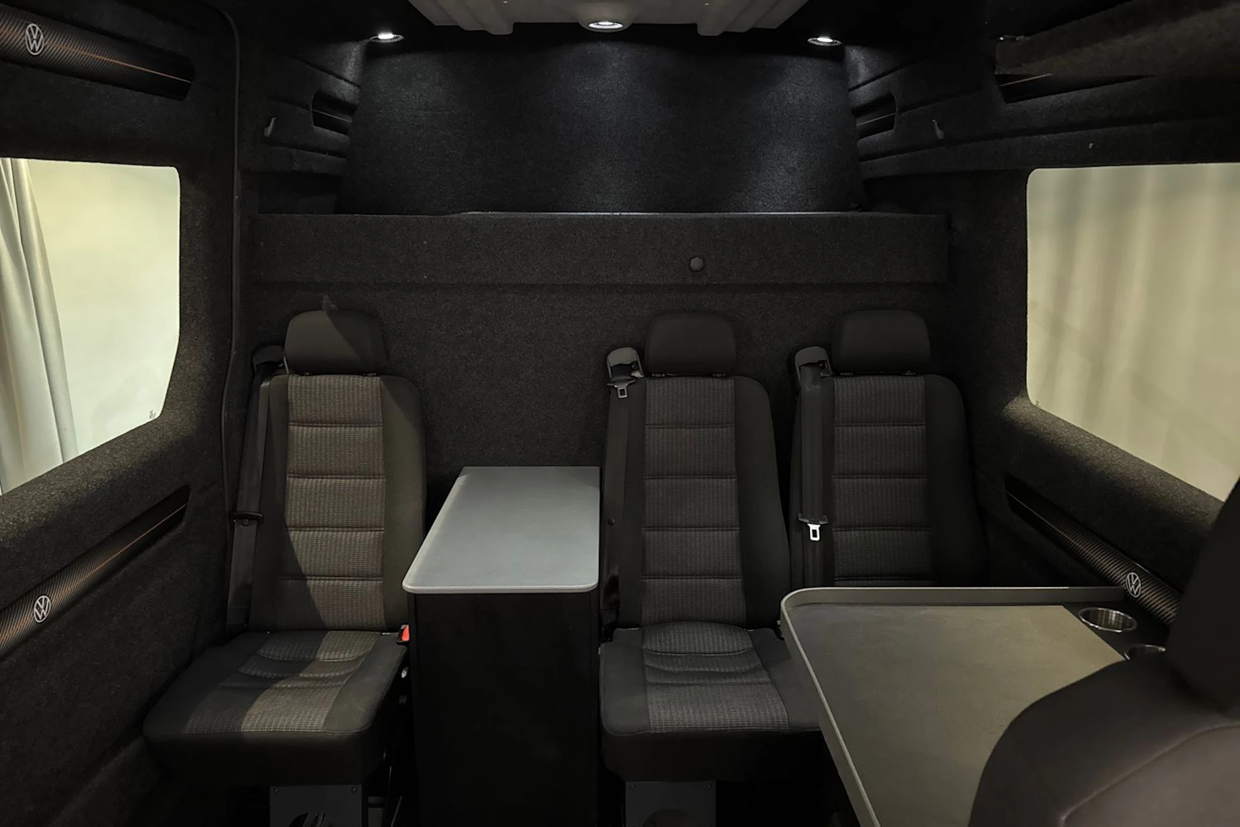musta Volkswagen Crafter 2021 kuva 20.