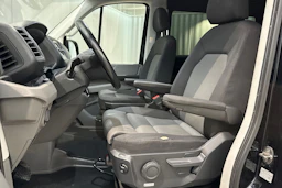 musta Volkswagen Crafter 2021 kuva 21.