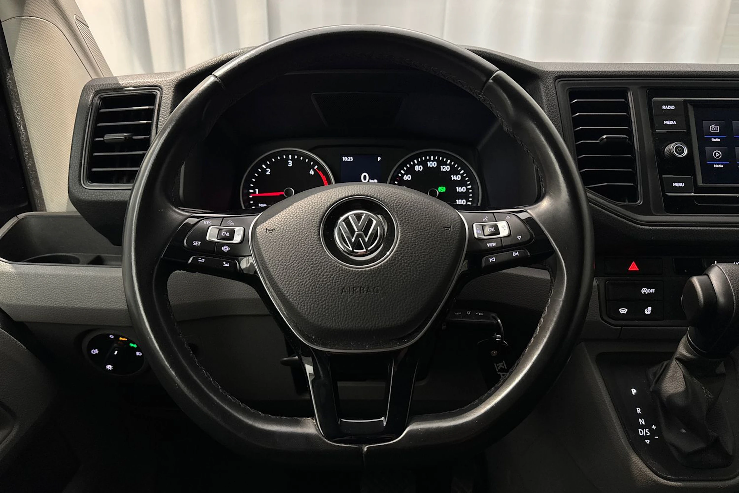 musta Volkswagen Crafter 2021 kuva 22.