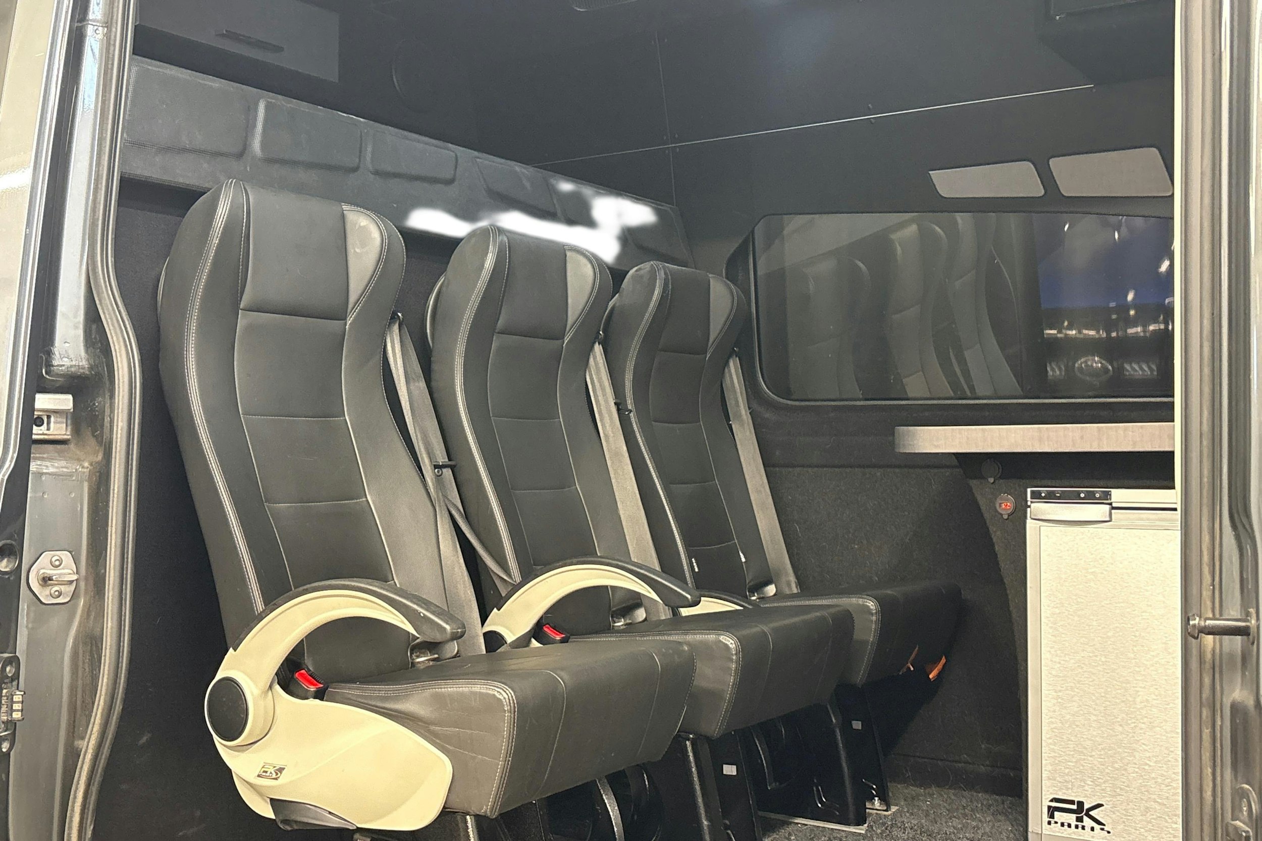 harmaa Volkswagen Crafter 2021 kuva 3.