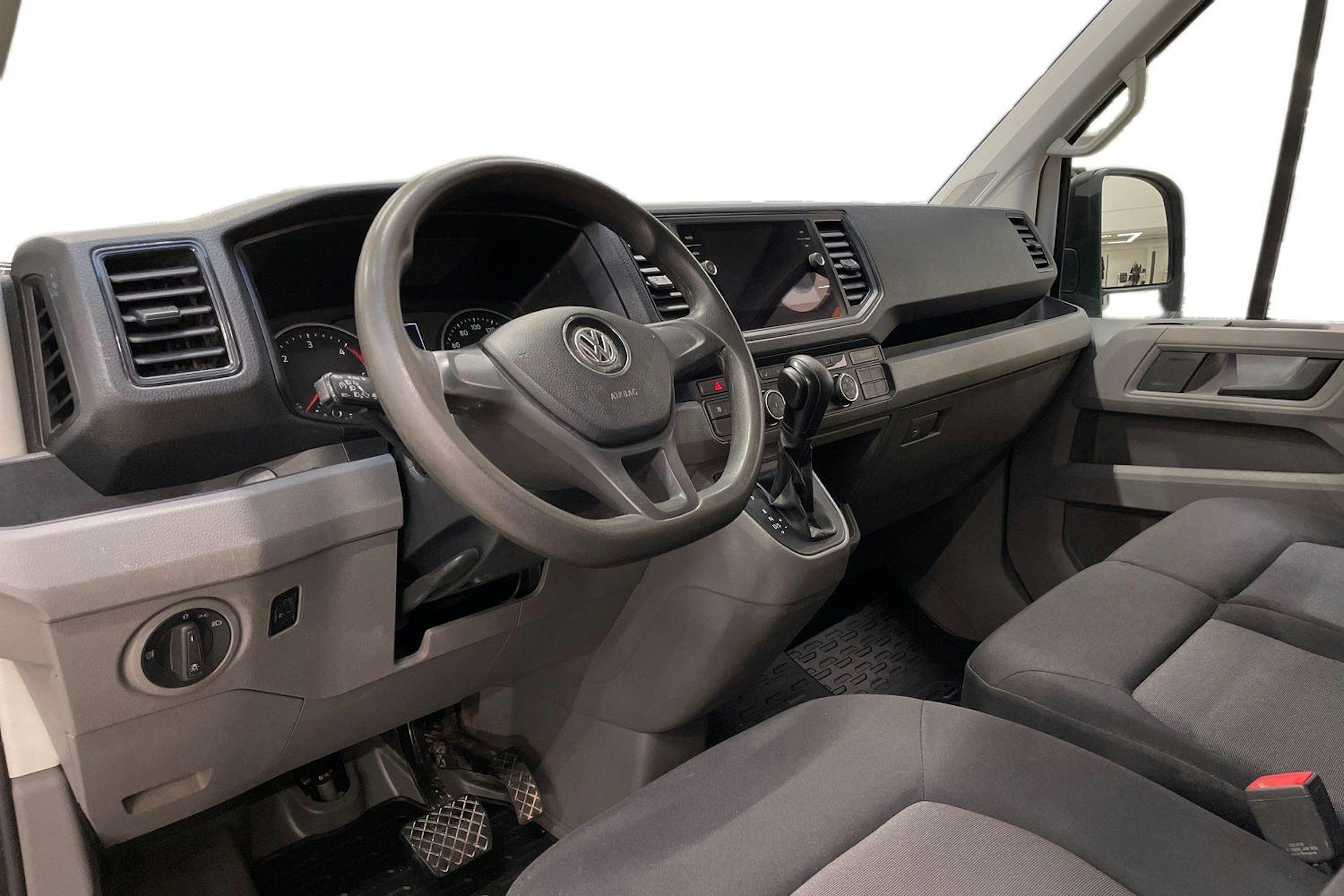 valkoinen Volkswagen Crafter 2021 kuva 8.