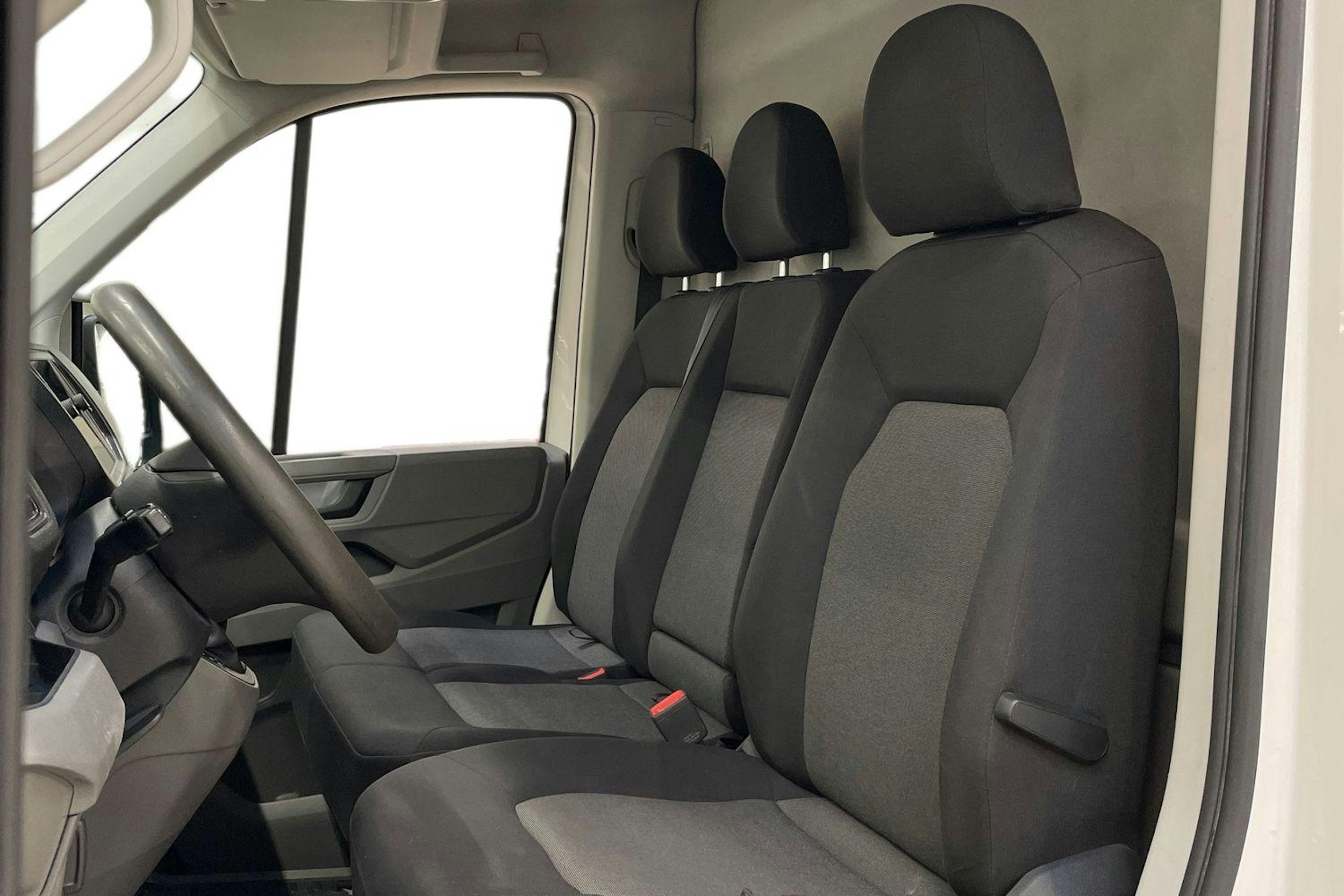 valkoinen Volkswagen Crafter 2021 kuva 9.