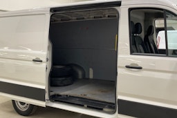 valkoinen Volkswagen Crafter 2021 kuva 13.