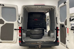 valkoinen Volkswagen Crafter 2021 kuva 15.