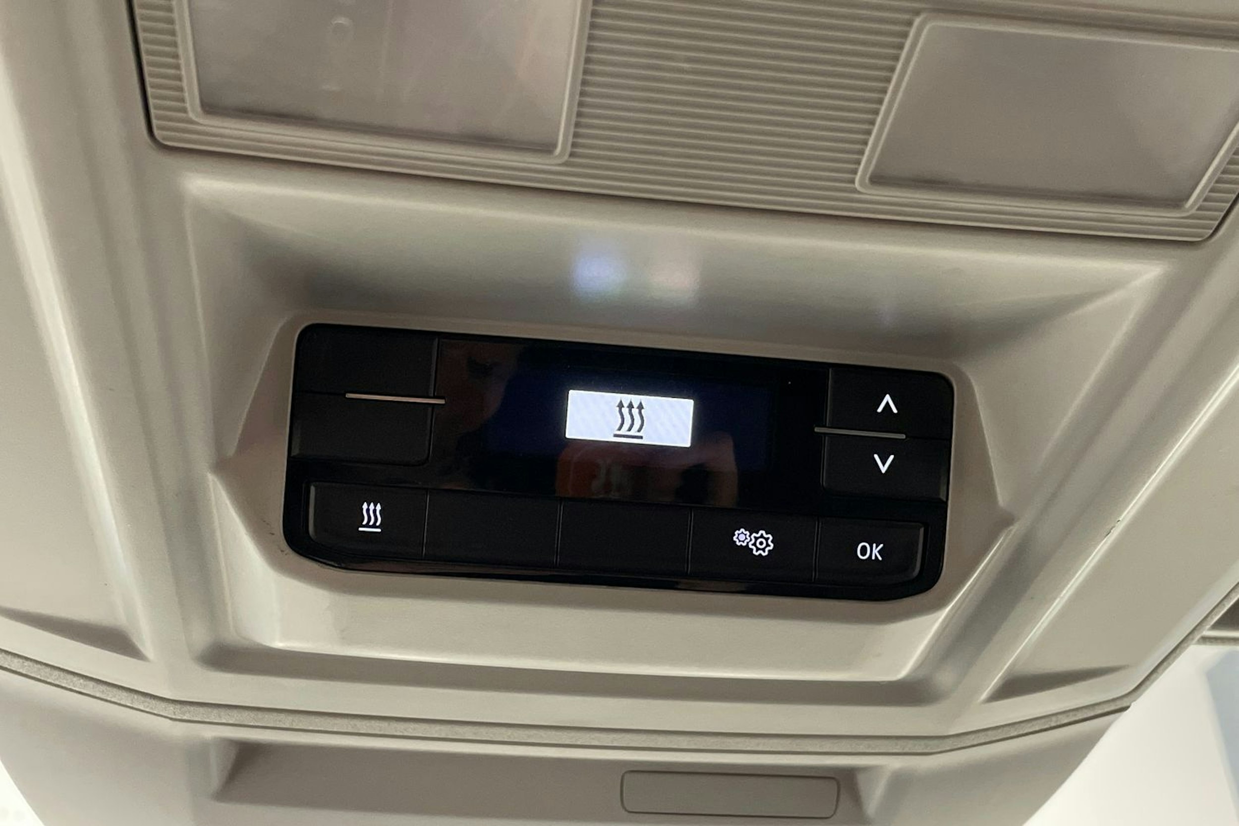 valkoinen Volkswagen Crafter 2021 kuva 23.