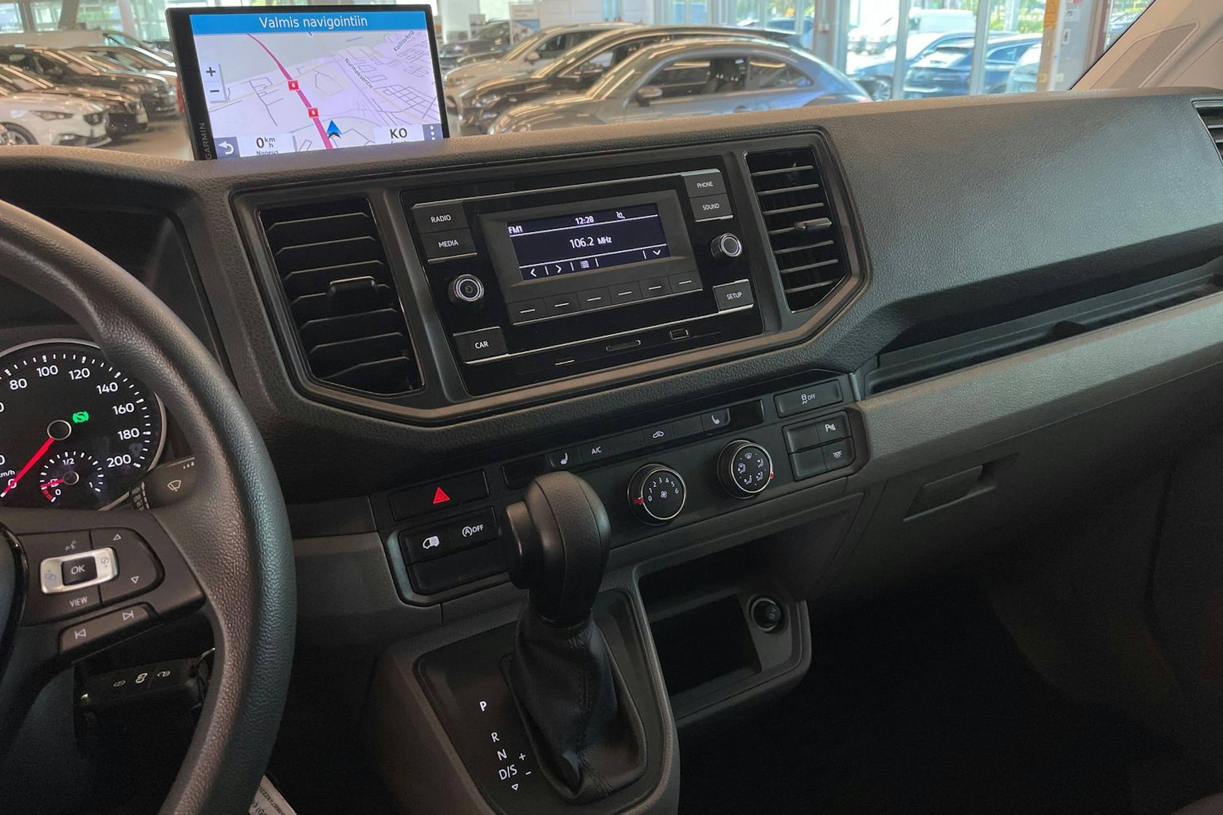 Harmaa Volkswagen CRAFTER 2021 kuva 17.