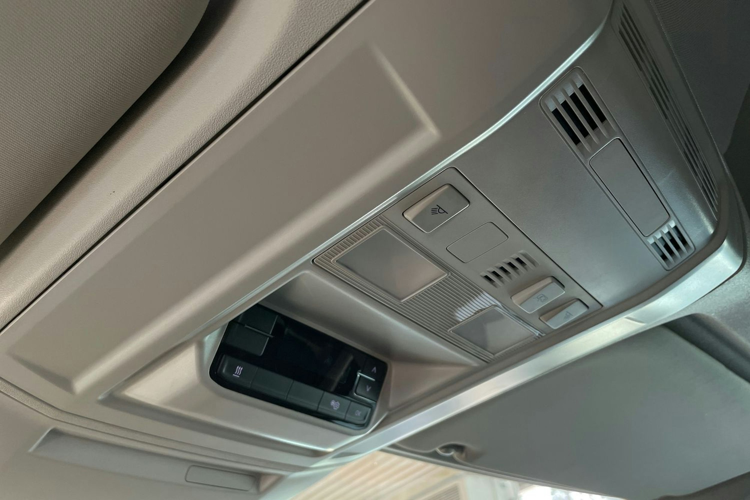 Harmaa Volkswagen CRAFTER 2021 kuva 18.