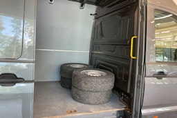 Harmaa Volkswagen CRAFTER 2021 kuva 20.