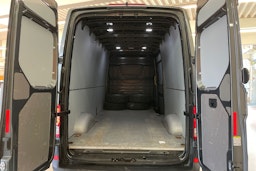 Harmaa Volkswagen CRAFTER 2021 kuva 22.