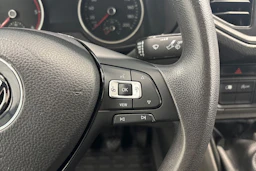 valkoinen Volkswagen Crafter 2021 kuva 13.