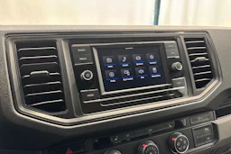 valkoinen Volkswagen Crafter 2021 kuva 17.