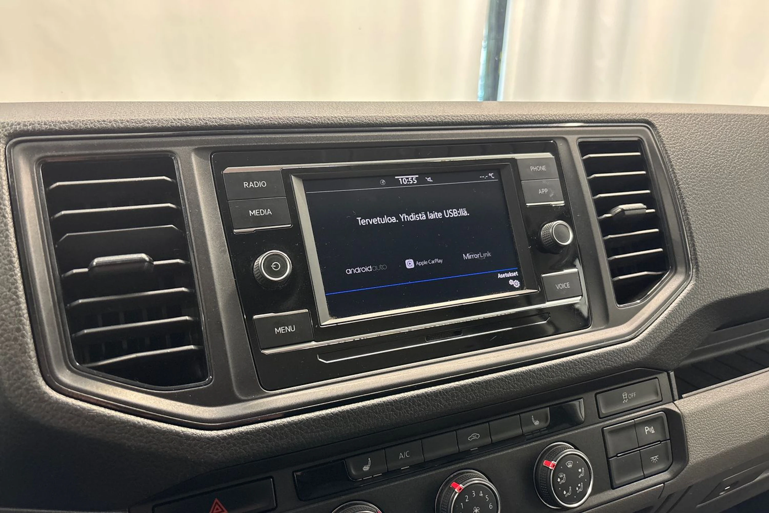 valkoinen Volkswagen Crafter 2021 kuva 19.