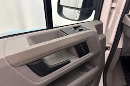 valkoinen Volkswagen Crafter 2021 kuva 26.