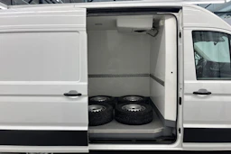 valkoinen Volkswagen Crafter 2021 kuva 27.