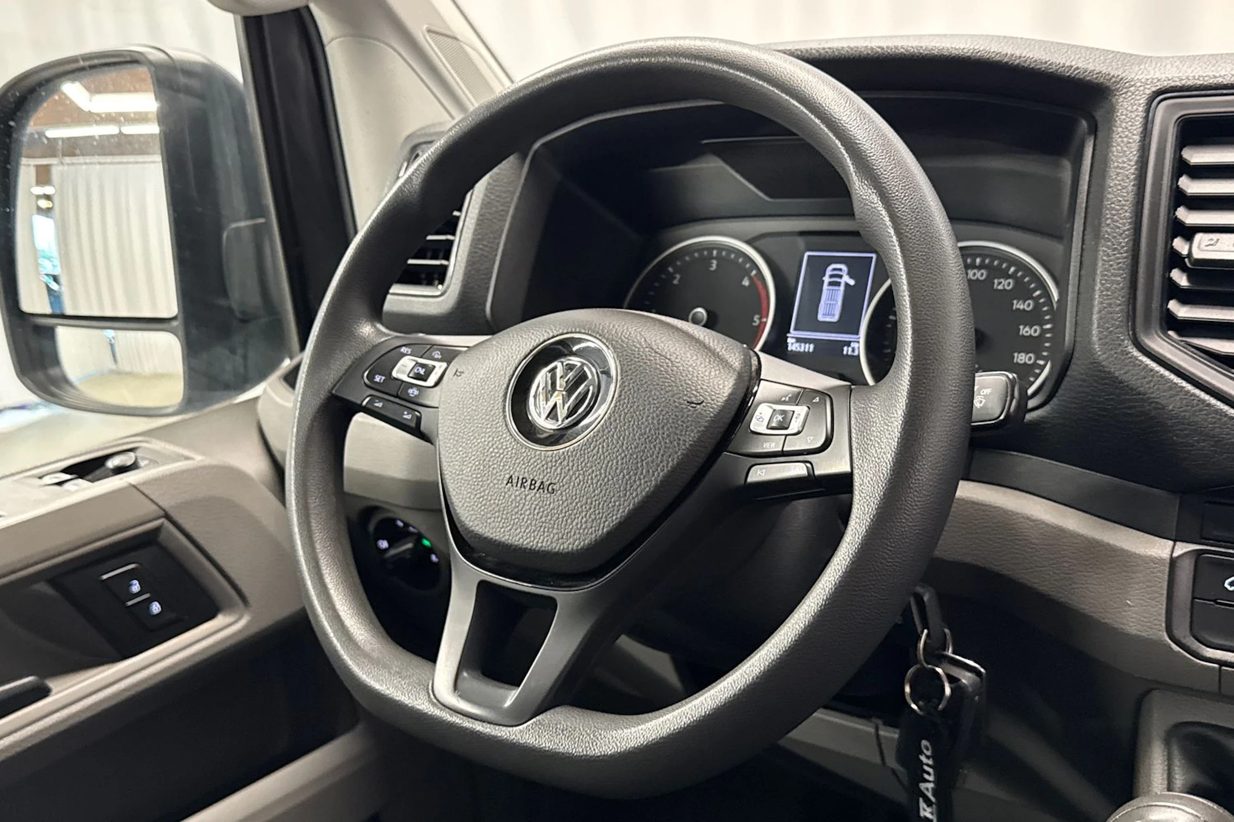 Harmaa Volkswagen CRAFTER 2021 kuva 13.