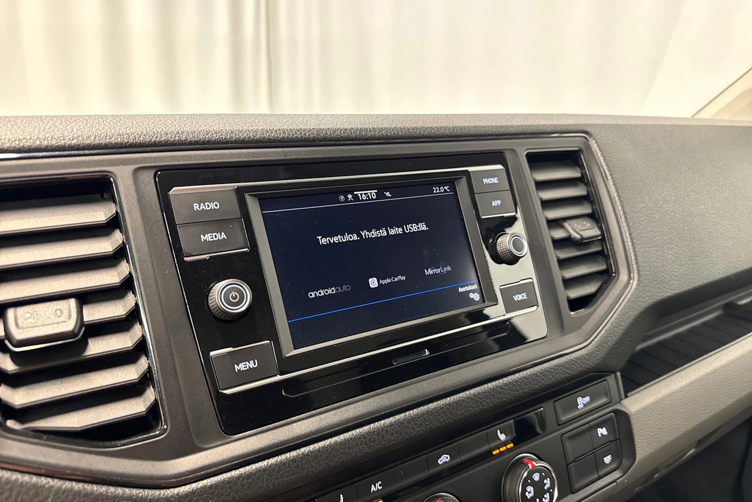Harmaa Volkswagen CRAFTER 2021 kuva 18.