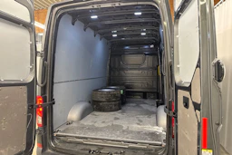 Harmaa Volkswagen CRAFTER 2021 kuva 29.