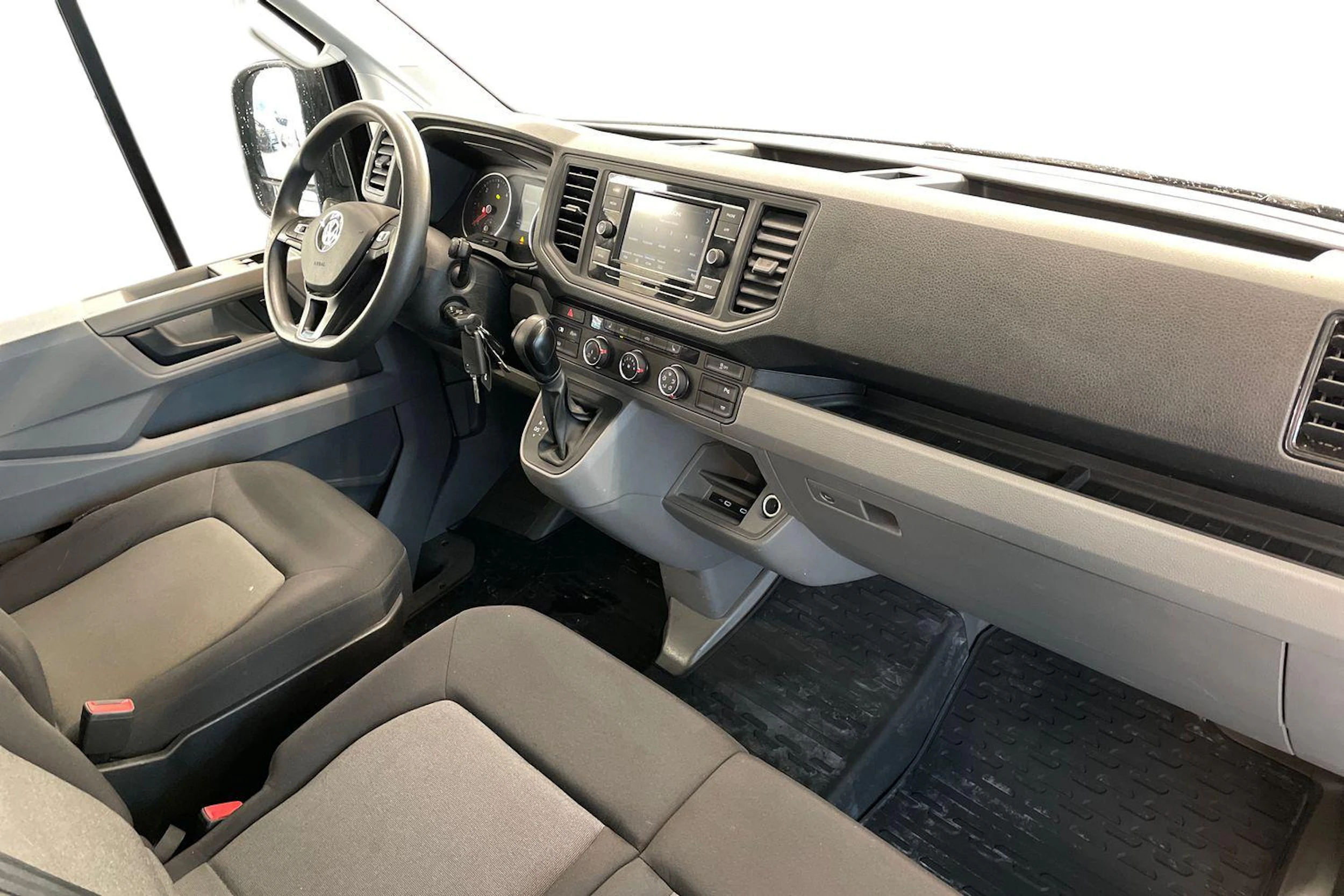 Musta Volkswagen CRAFTER 2021 kuva 7.