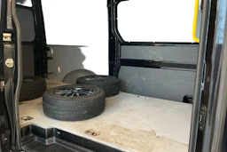 Musta Volkswagen CRAFTER 2021 kuva 8.