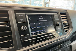 Musta Volkswagen CRAFTER 2021 kuva 16.