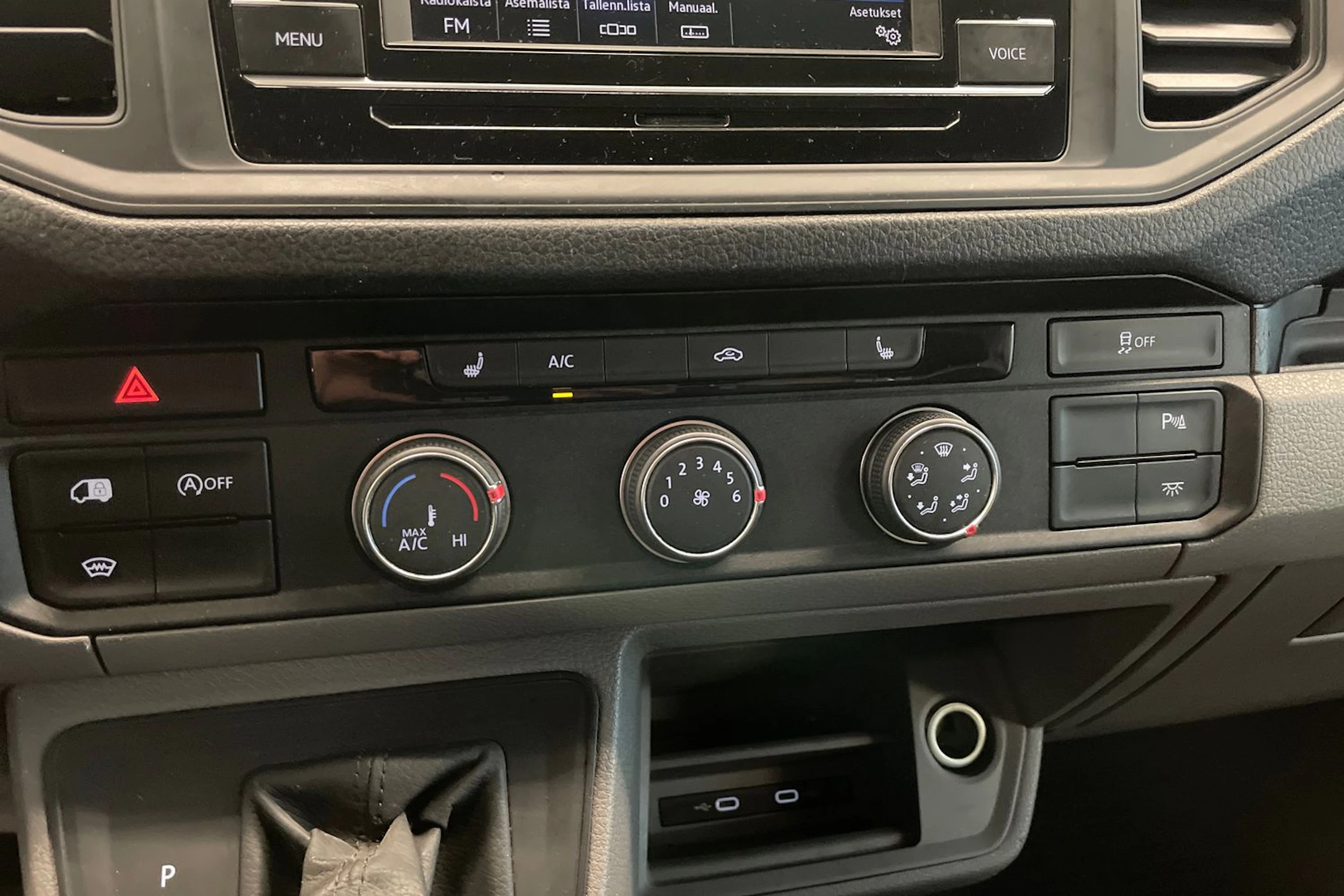 Musta Volkswagen CRAFTER 2021 kuva 18.