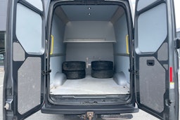 harmaa Volkswagen Crafter 2021 kuva 15.