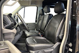 musta Volkswagen Crafter 2021 kuva 6.
