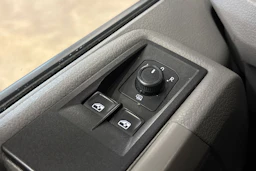 musta Volkswagen Crafter 2021 kuva 11.