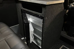 musta Volkswagen Crafter 2021 kuva 24.
