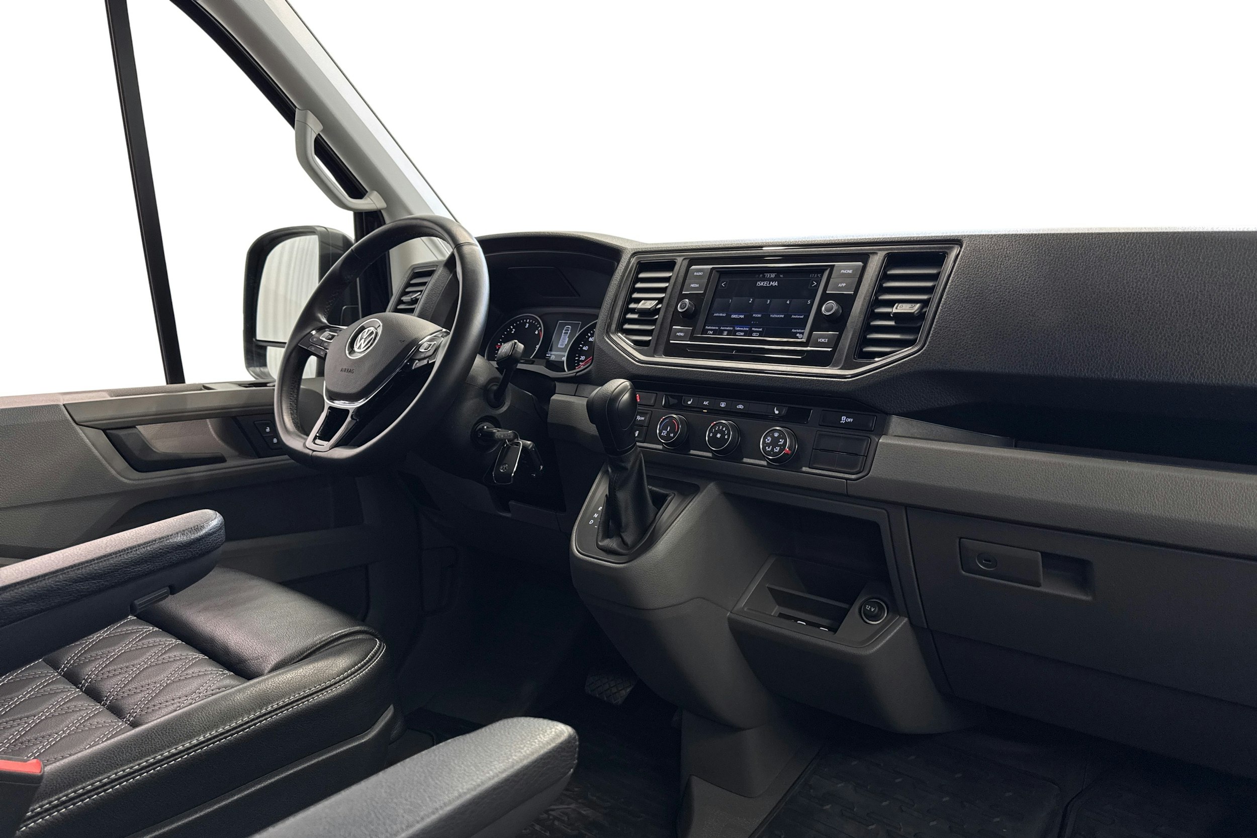 musta Volkswagen Crafter 2021 kuva 8.