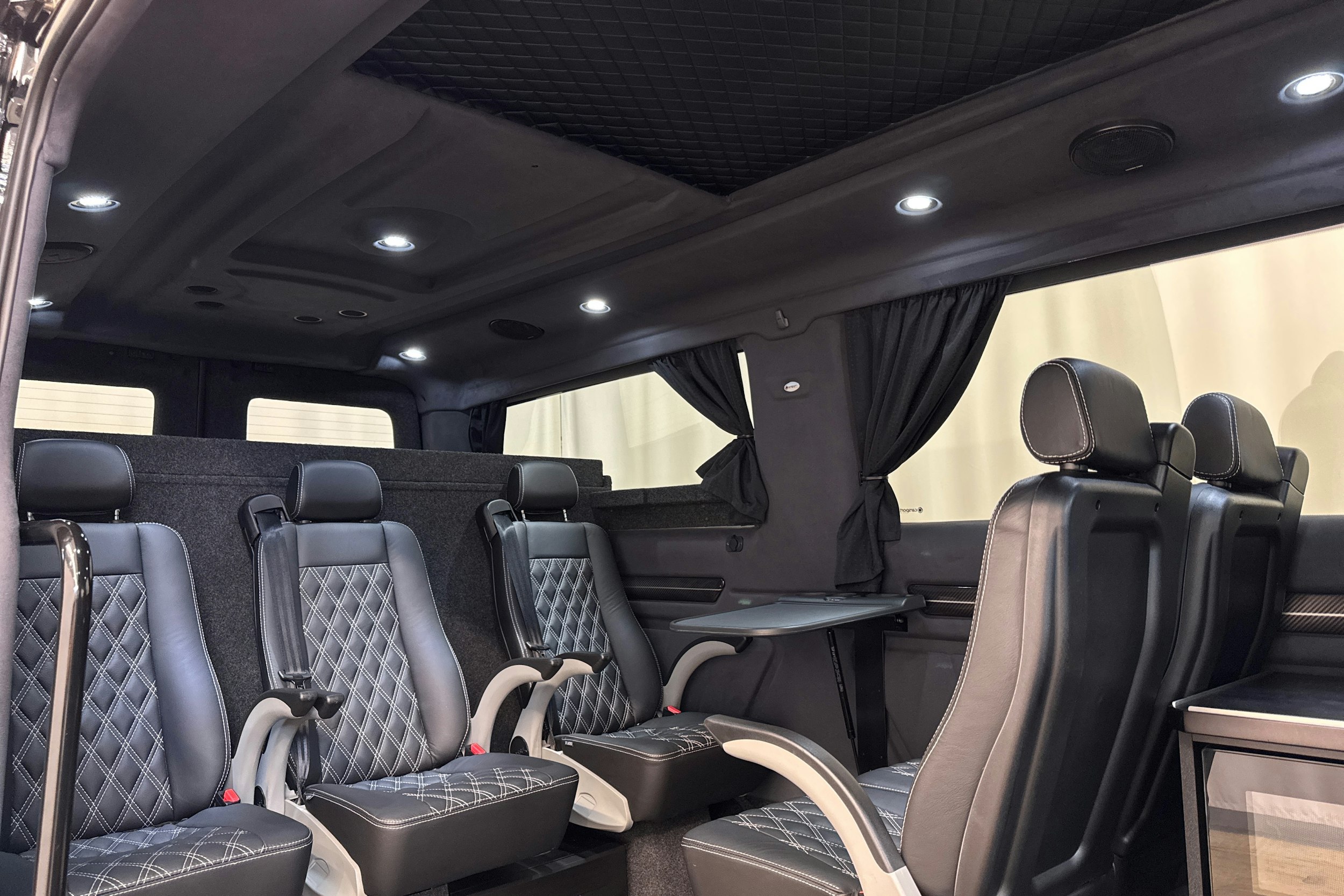 musta Volkswagen Crafter 2021 kuva 11.