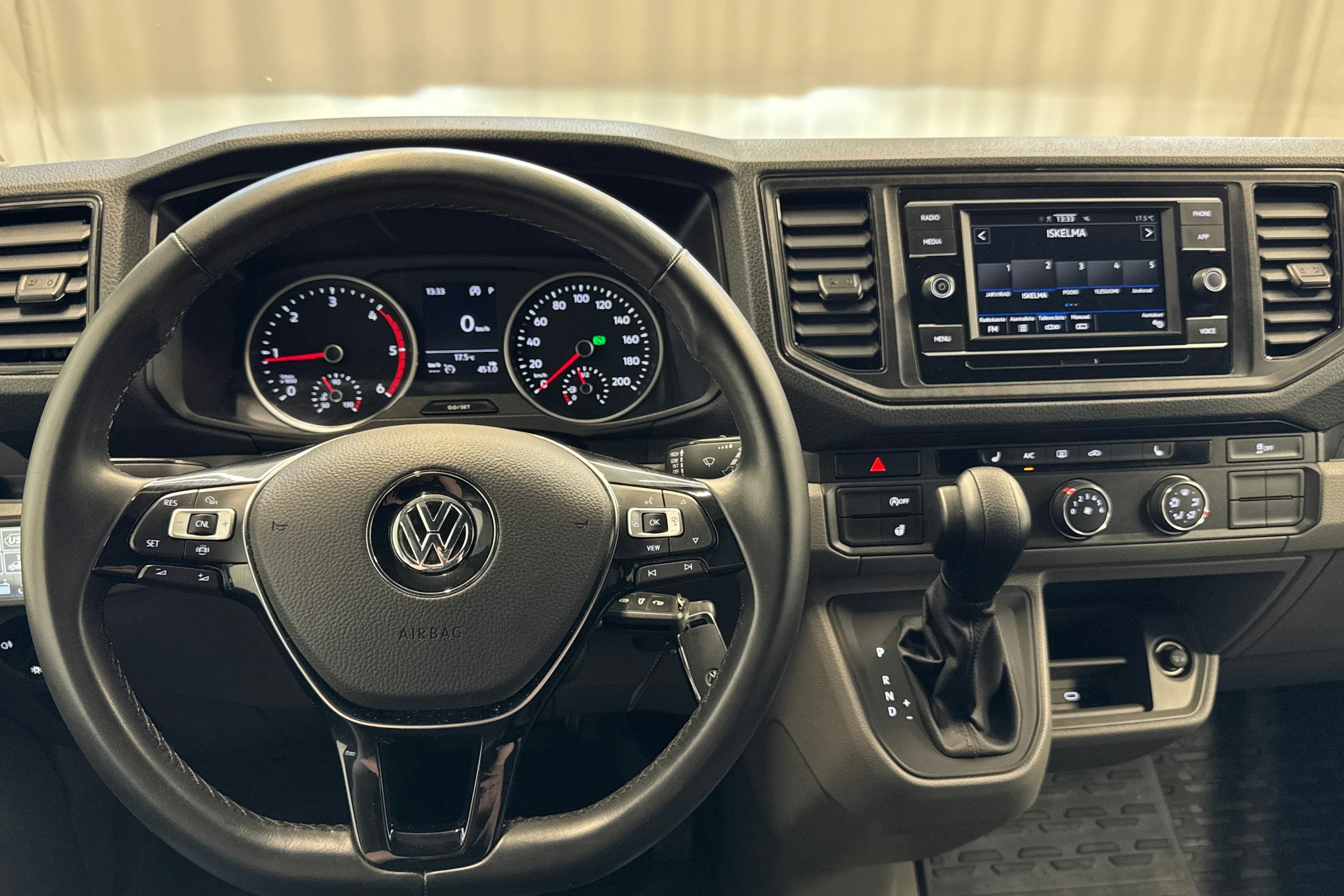 musta Volkswagen Crafter 2021 kuva 12.